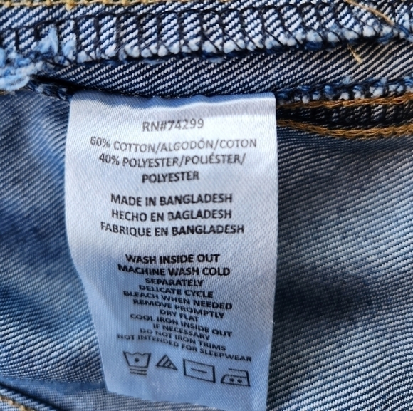 DKNY Girl's 4 Long Sleeve Snap Button  Denim Jacket Blue Pink Logo EUC - Picture 5 of 6